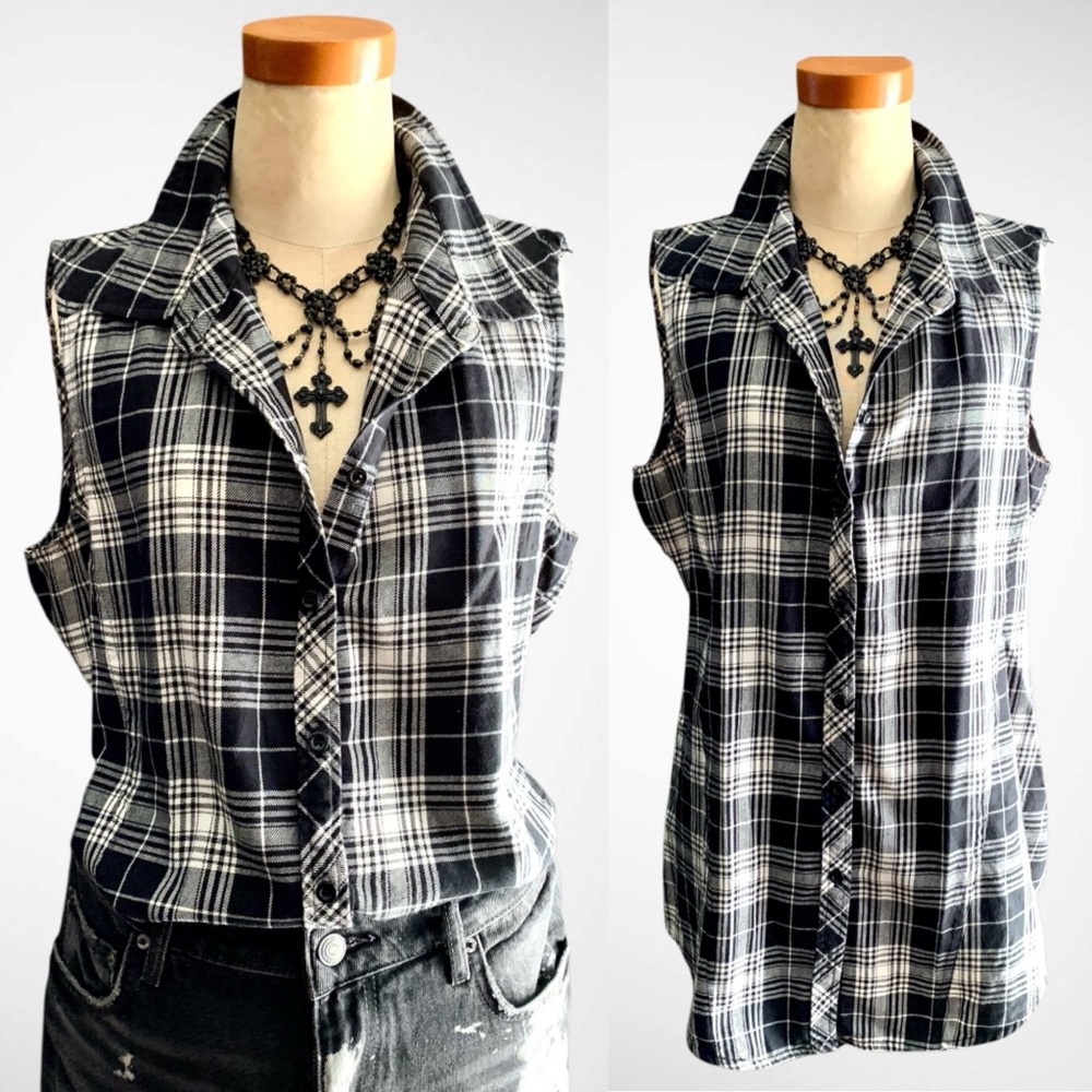 Hot Topic Black and White Plaid Sleeveless Button Down Shirt- XL